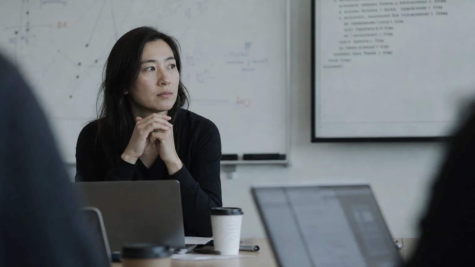 صورة توضيحية مُولّدة بالذكاء الاصطناعي: Editorial image for Lilian Weng Returns to OpenAI to Lead Recursive Self-Improvement Research